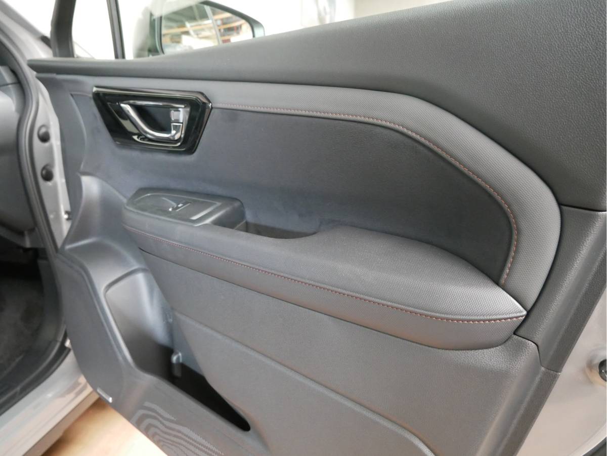 Subaru Forester Subaru Forester 2.0i e-BOXER Premium First Edition!