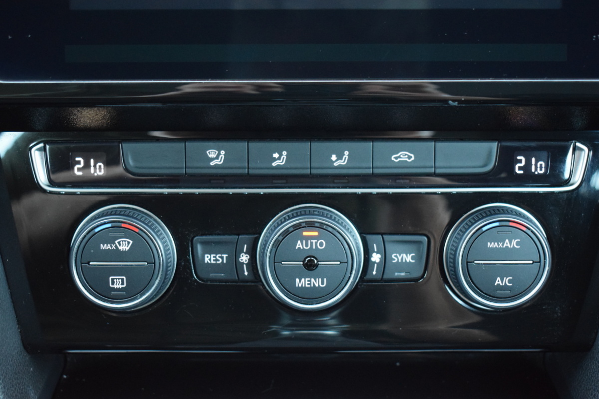 Volkswagen Arteon Volkswagen Arteon 1.5 TSi LED | Full Map Navi | Sportstoelen | Trekhaak | Camera | 17 Inch LMV
