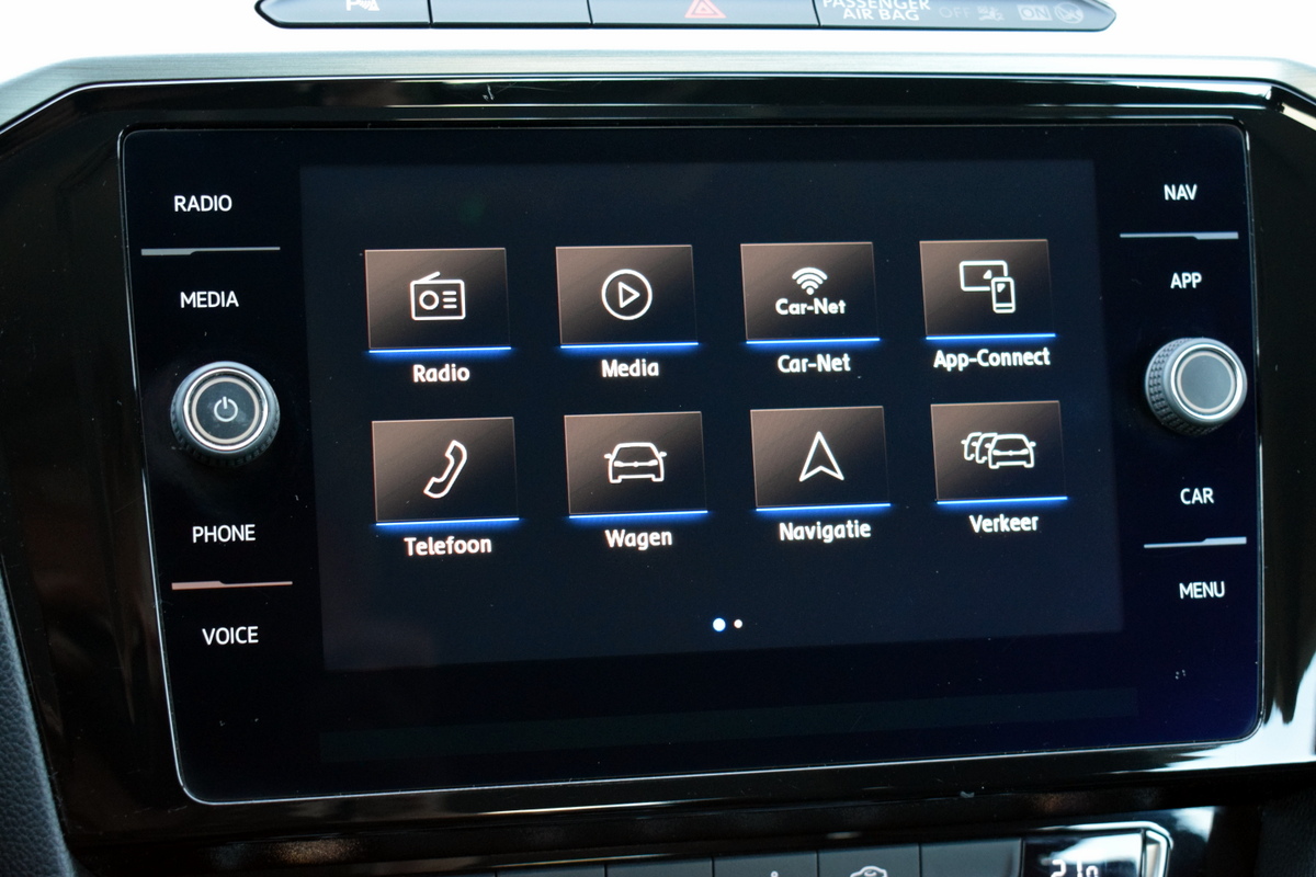 Volkswagen Arteon Volkswagen Arteon 1.5 TSi LED | Full Map Navi | Sportstoelen | Trekhaak | Camera | 17 Inch LMV