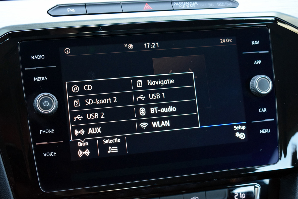 Volkswagen Arteon Volkswagen Arteon 1.5 TSi LED | Full Map Navi | Sportstoelen | Trekhaak | Camera | 17 Inch LMV