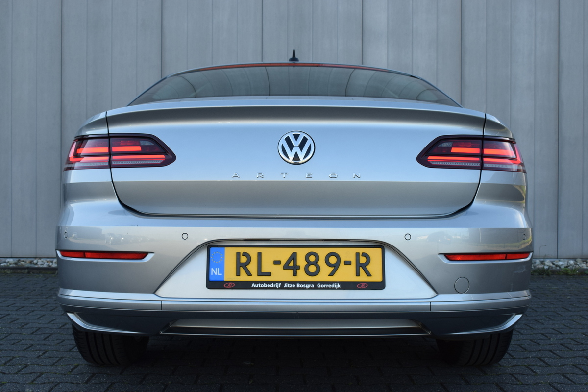 Volkswagen Arteon Volkswagen Arteon 1.5 TSi LED | Full Map Navi | Sportstoelen | Trekhaak | Camera | 17 Inch LMV