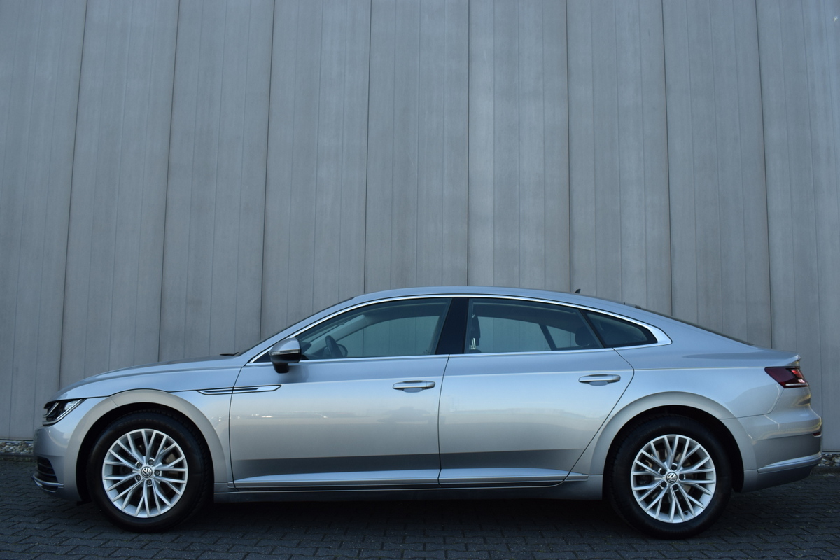 Volkswagen Arteon Volkswagen Arteon 1.5 TSi LED | Full Map Navi | Sportstoelen | Trekhaak | Camera | 17 Inch LMV
