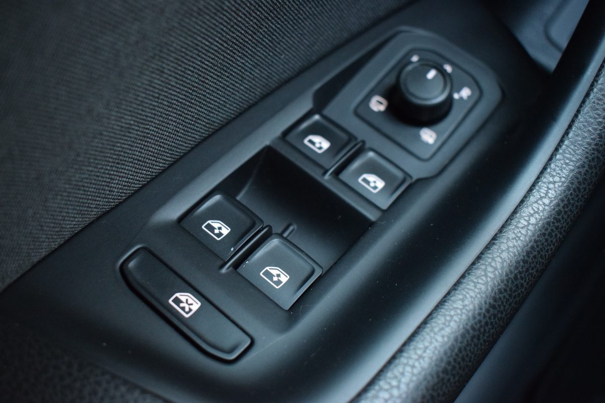 Volkswagen Arteon Volkswagen Arteon 1.5 TSi LED | Full Map Navi | Sportstoelen | Trekhaak | Camera | 17 Inch LMV