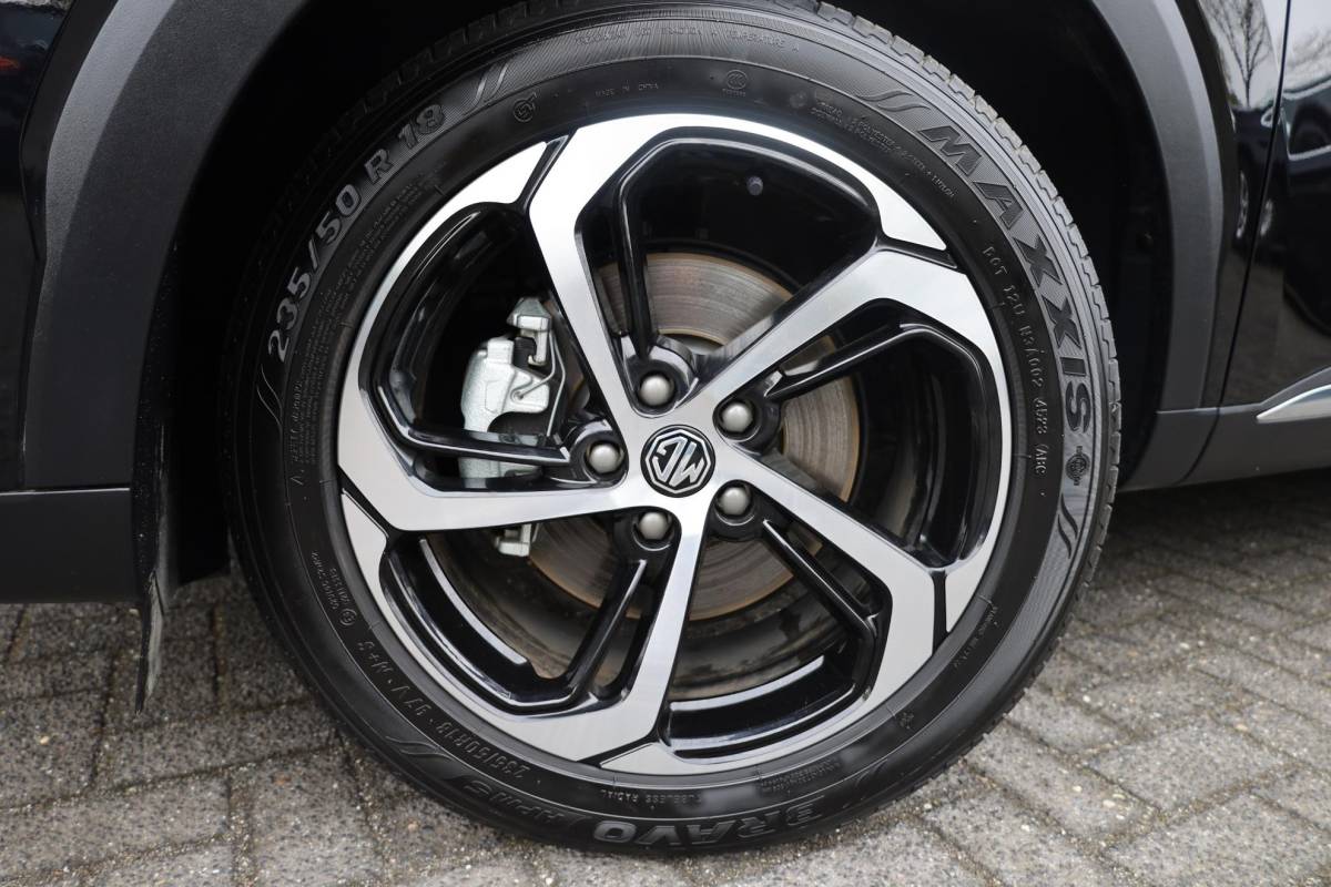 MG EHS MG EHS 1.5 TGDI Luxury PHEV Plug-in  LEER PANO 360-CAMERA DAB CARPLAY NAVI STOELVERWARMING SFEERVERLICHTING ACC 18″LMV 2xKEYLESS ELEK.ACHTERKLEP 2xPDC ENZ!