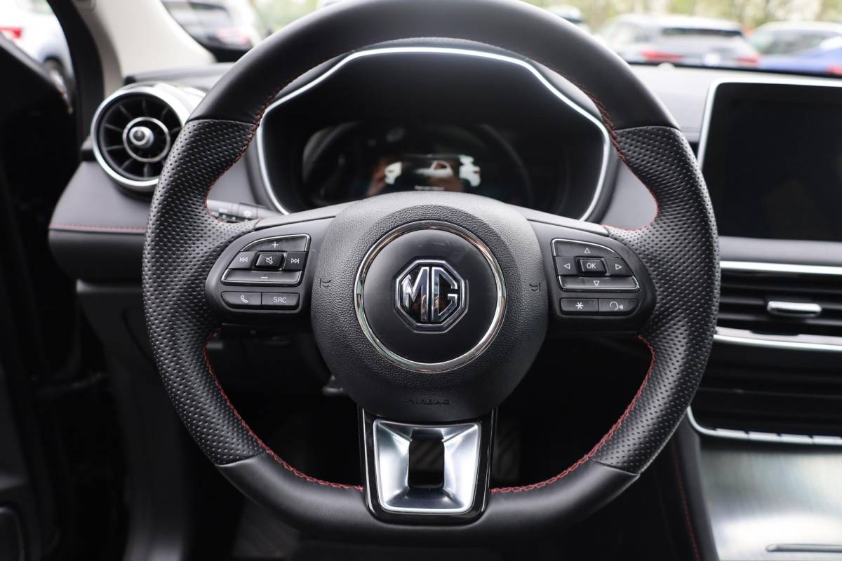 MG EHS MG EHS 1.5 TGDI Luxury PHEV Plug-in  LEER PANO 360-CAMERA DAB CARPLAY NAVI STOELVERWARMING SFEERVERLICHTING ACC 18″LMV 2xKEYLESS ELEK.ACHTERKLEP 2xPDC ENZ!