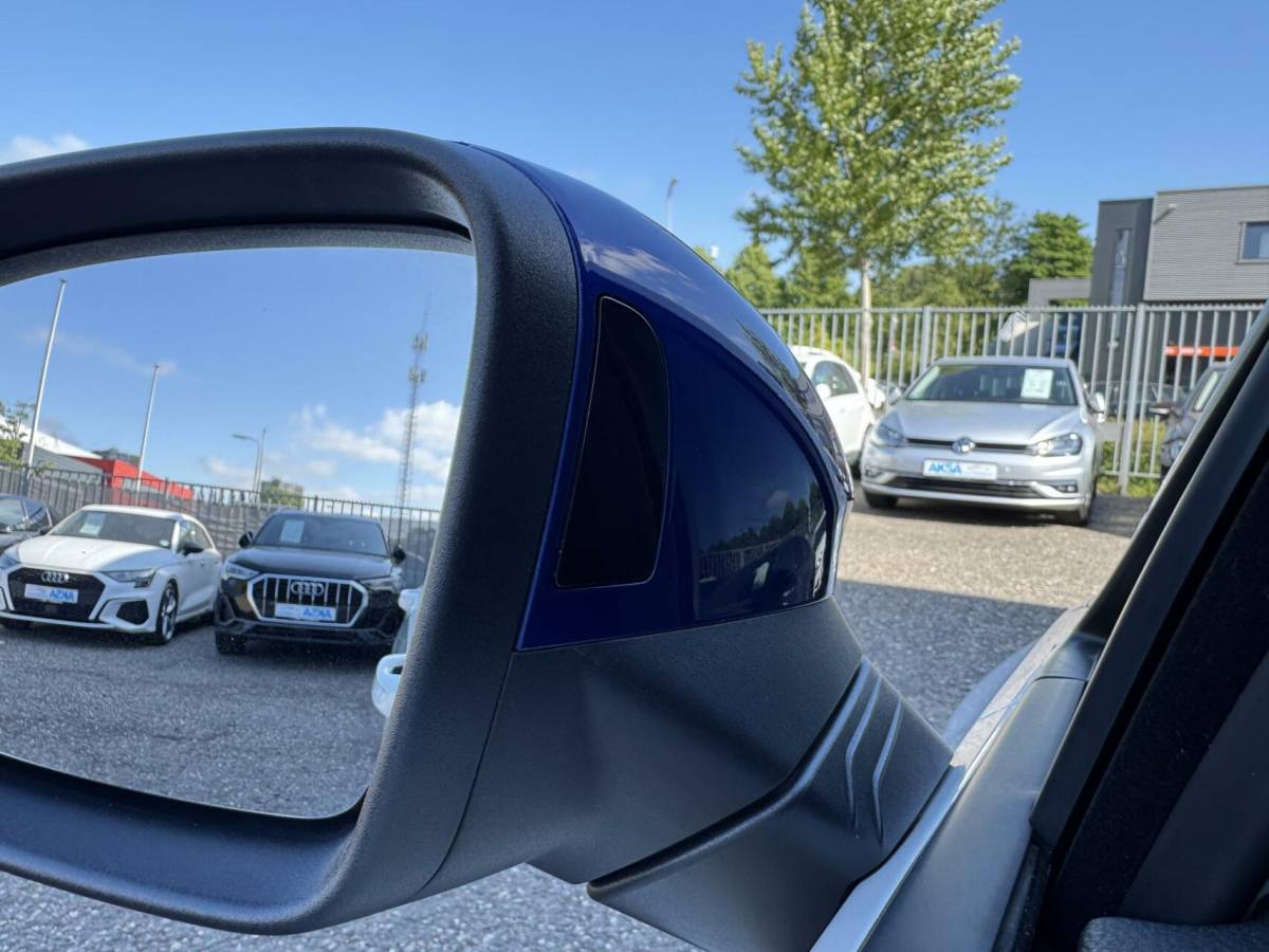 Volkswagen Golf Volkswagen Golf 8 R 2.0 TSI 333pk 4Motion 20 years Edition Akra Pano H&K Leder Memory Ventilatie Stuurvw Stlvw Blindspot Fabrieksgarantie
