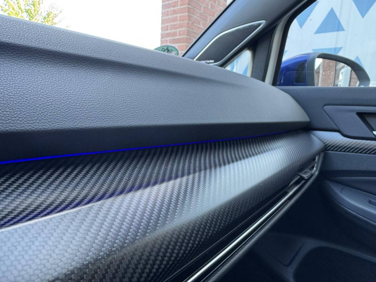 Volkswagen Golf Volkswagen Golf 8 R 2.0 TSI 333pk 4Motion 20 years Edition Akra Pano H&K Leder Memory Ventilatie Stuurvw Stlvw Blindspot Fabrieksgarantie