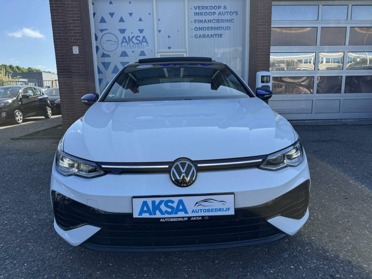 Volkswagen Golf Volkswagen Golf 8 R 2.0 TSI 333pk 4Motion 20 years Edition Akra Pano H&K Leder Memory Ventilatie Stuurvw Stlvw Blindspot Fabrieksgarantie