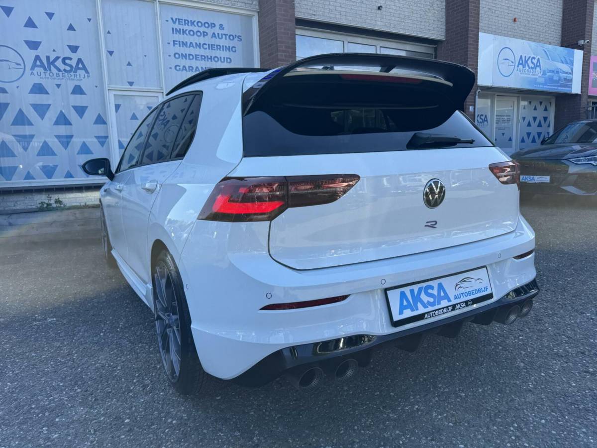 Volkswagen Golf Volkswagen Golf 8 R 2.0 TSI 333pk 4Motion 20 years Edition Akra Pano H&K Leder Memory Ventilatie Stuurvw Stlvw Blindspot Fabrieksgarantie