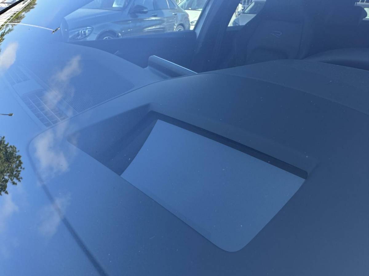Volkswagen Golf Volkswagen Golf 8 R 2.0 TSI 333pk 4Motion 20 years Edition Akra Pano H&K Leder Memory Ventilatie Stuurvw Stlvw Blindspot Fabrieksgarantie