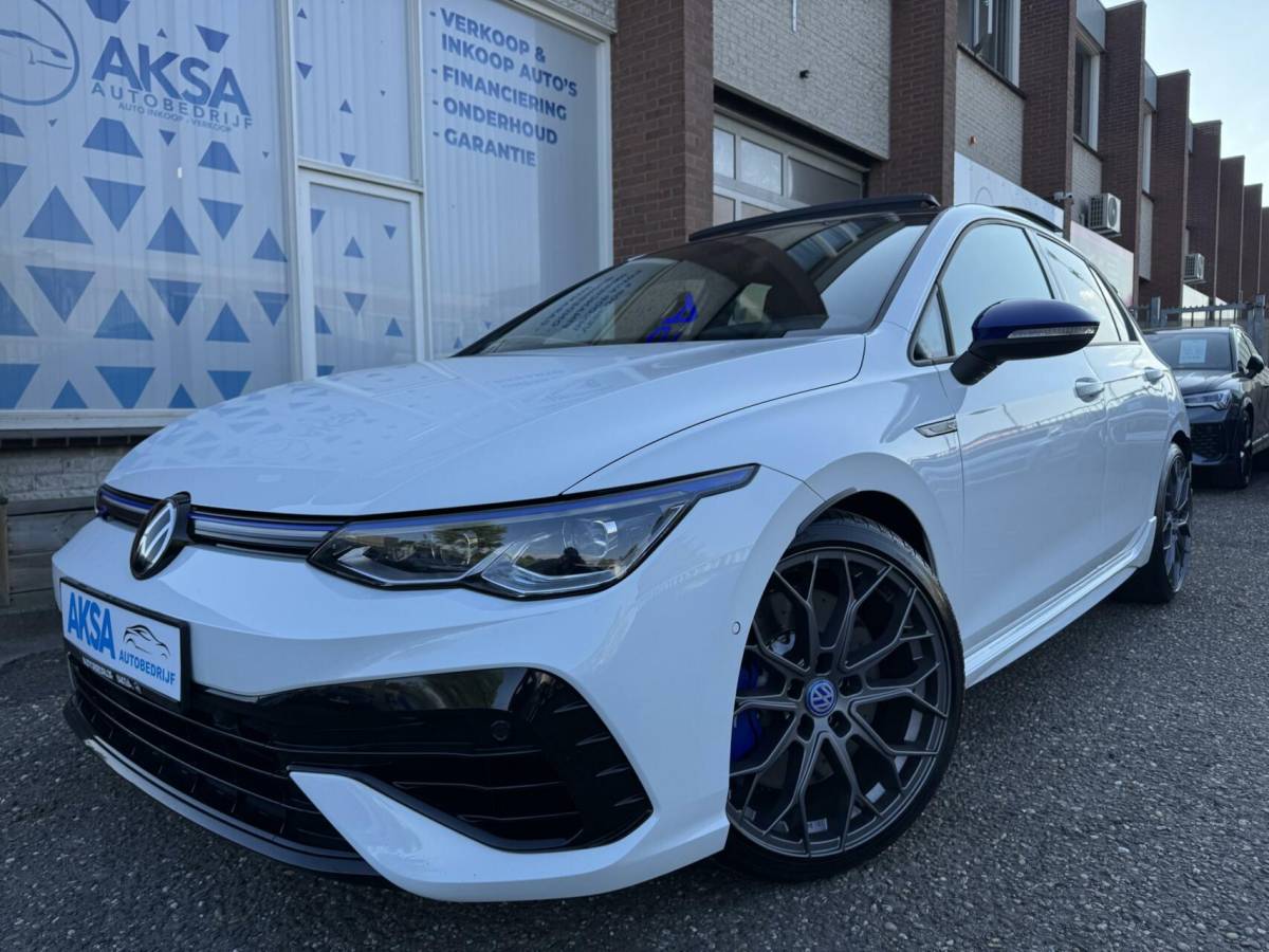 Volkswagen Golf Volkswagen Golf 8 R 2.0 TSI 333pk 4Motion 20 years Edition Akra Pano H&K Leder Memory Ventilatie Stuurvw Stlvw Blindspot Fabrieksgarantie