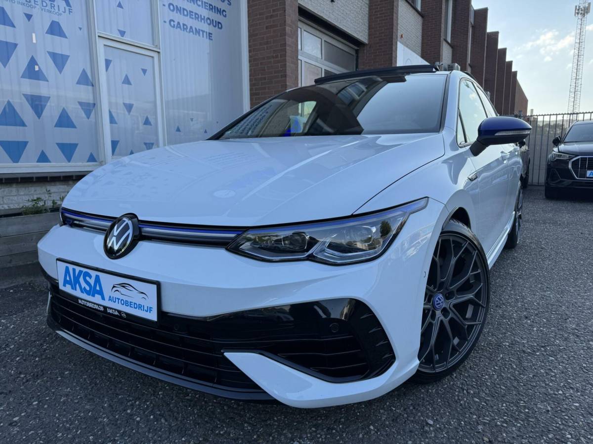 Volkswagen Golf Volkswagen Golf 8 R 2.0 TSI 333pk 4Motion 20 years Edition Akra Pano H&K Leder Memory Ventilatie Stuurvw Stlvw Blindspot Fabrieksgarantie
