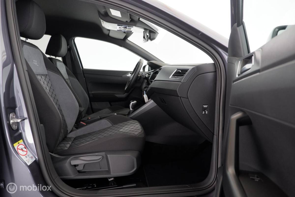 Volkswagen Polo Volkswagen Polo 1.0 TSI Automaat R-Line stoelverw.|cam|virtueelcockpit|applecarplay|95pk|acc|lmv17