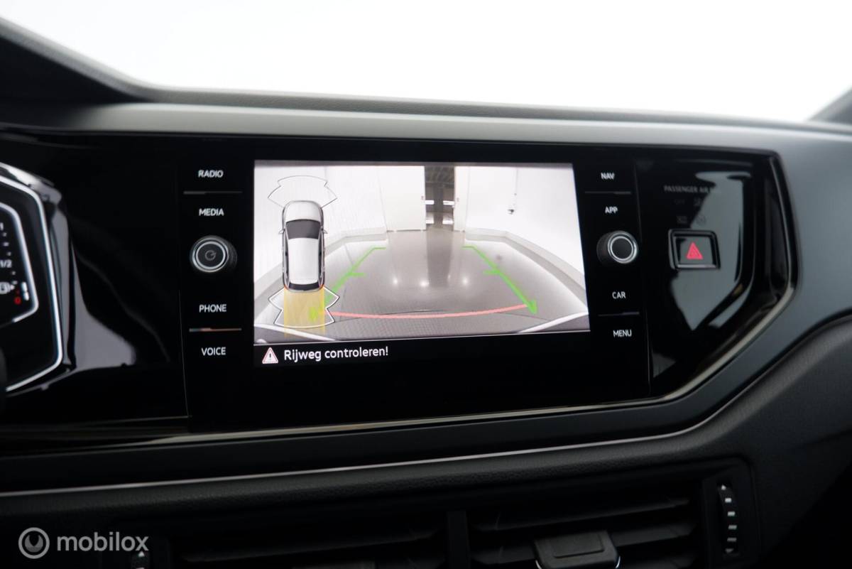 Volkswagen Polo Volkswagen Polo 1.0 TSI Automaat R-Line stoelverw.|cam|virtueelcockpit|applecarplay|95pk|acc|lmv17