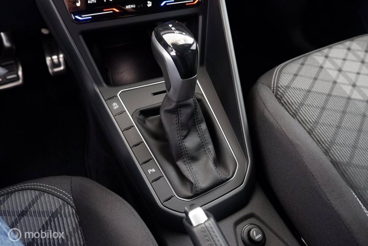 Volkswagen Polo Volkswagen Polo 1.0 TSI Automaat R-Line stoelverw.|cam|virtueelcockpit|applecarplay|95pk|acc|lmv17