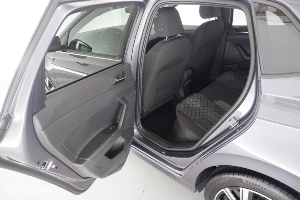 Volkswagen Polo Volkswagen Polo 1.0 TSI Automaat R-Line stoelverw.|cam|virtueelcockpit|applecarplay|95pk|acc|lmv17