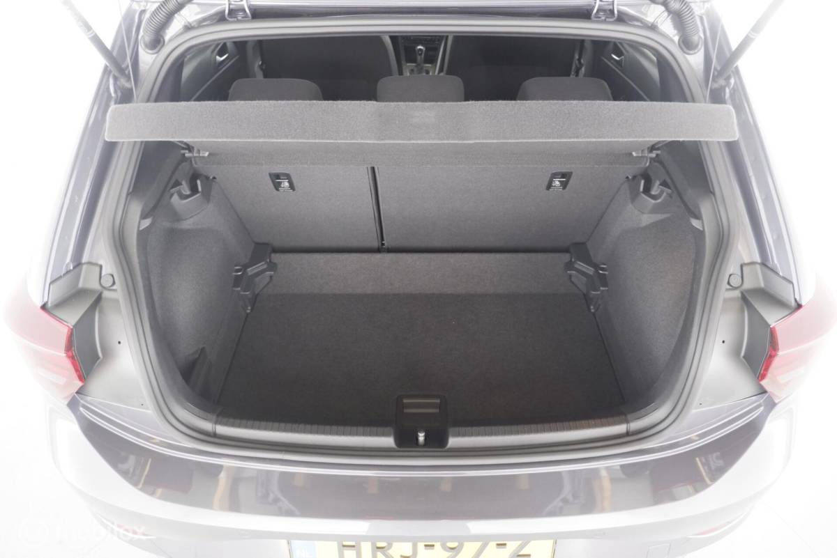 Volkswagen Polo Volkswagen Polo 1.0 TSI Automaat R-Line stoelverw.|cam|virtueelcockpit|applecarplay|95pk|acc|lmv17