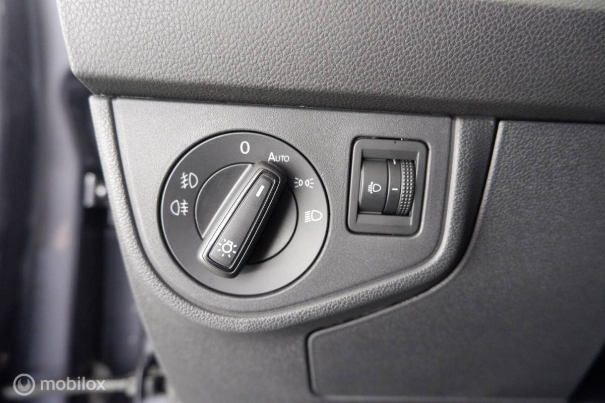 Volkswagen Polo Volkswagen Polo 1.0 TSI Automaat R-Line stoelverw.|cam|virtueelcockpit|applecarplay|95pk|acc|lmv17