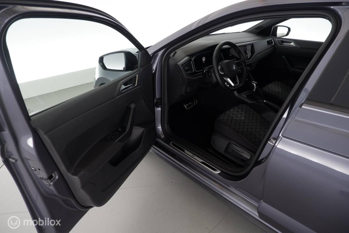Volkswagen Polo Volkswagen Polo 1.0 TSI Automaat R-Line stoelverw.|cam|virtueelcockpit|applecarplay|95pk|acc|lmv17