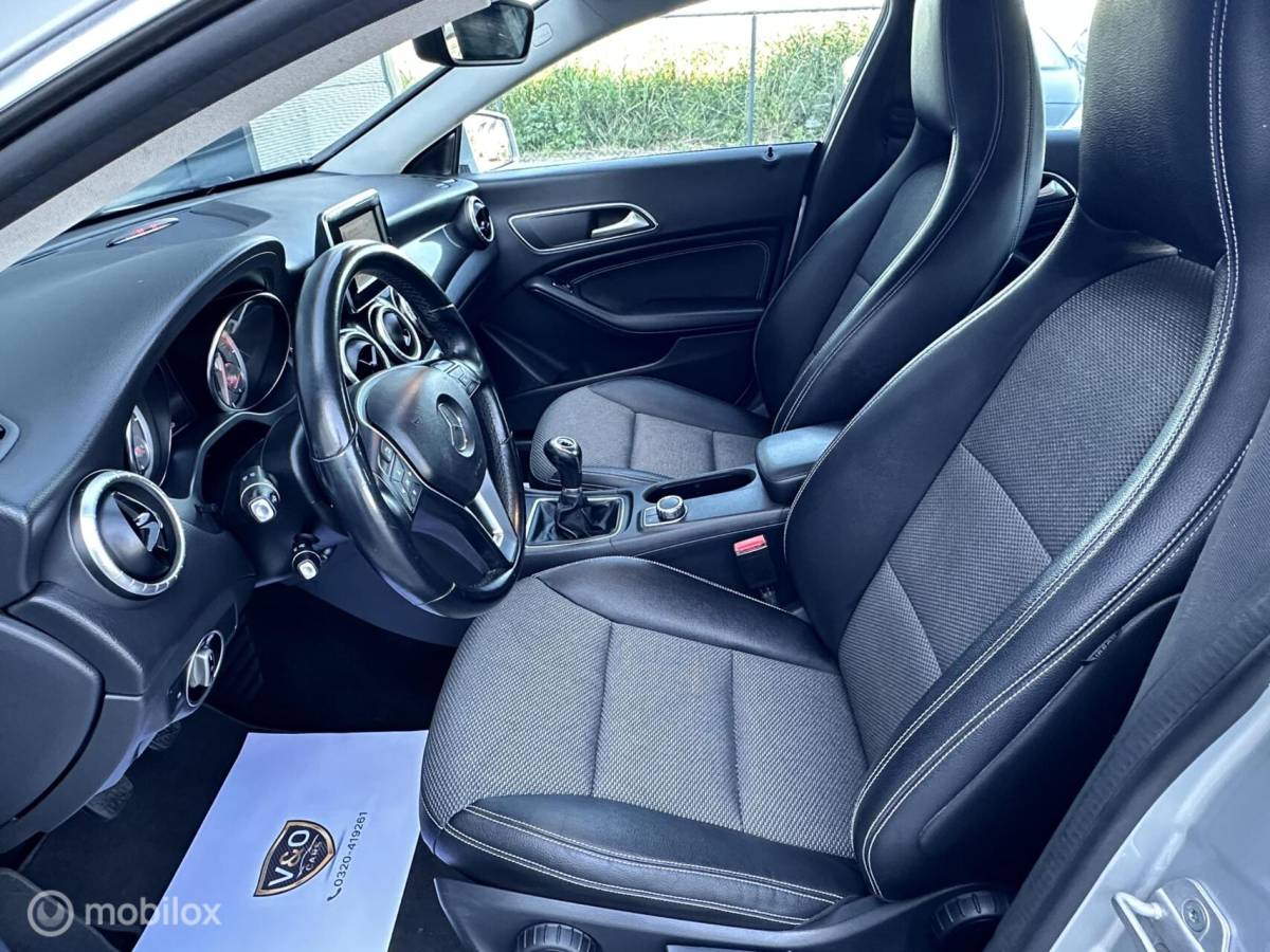 Mercedes-Benz CLA Mercedes CLA-klasse 180 BlueEFF. Edition !!NETTE AUTO!!
