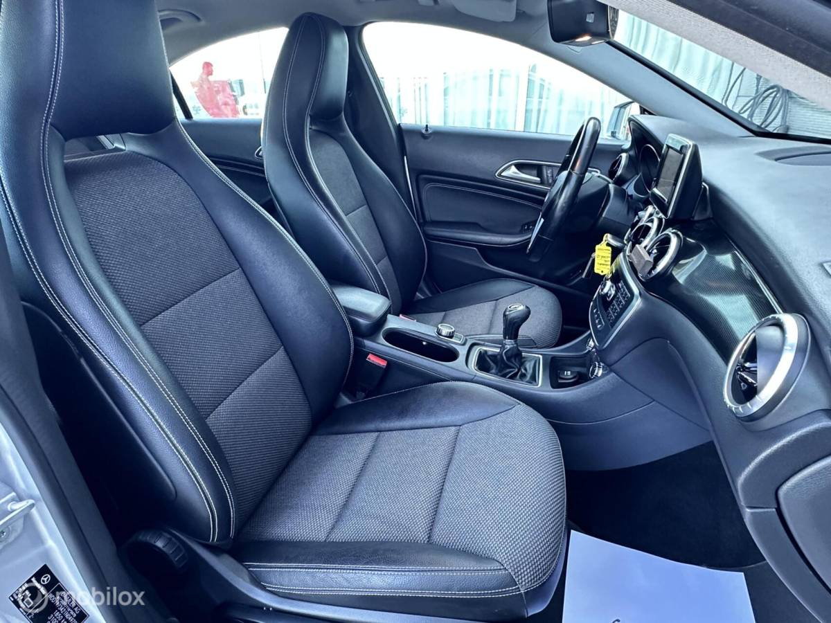 Mercedes-Benz CLA Mercedes CLA-klasse 180 BlueEFF. Edition !!NETTE AUTO!!