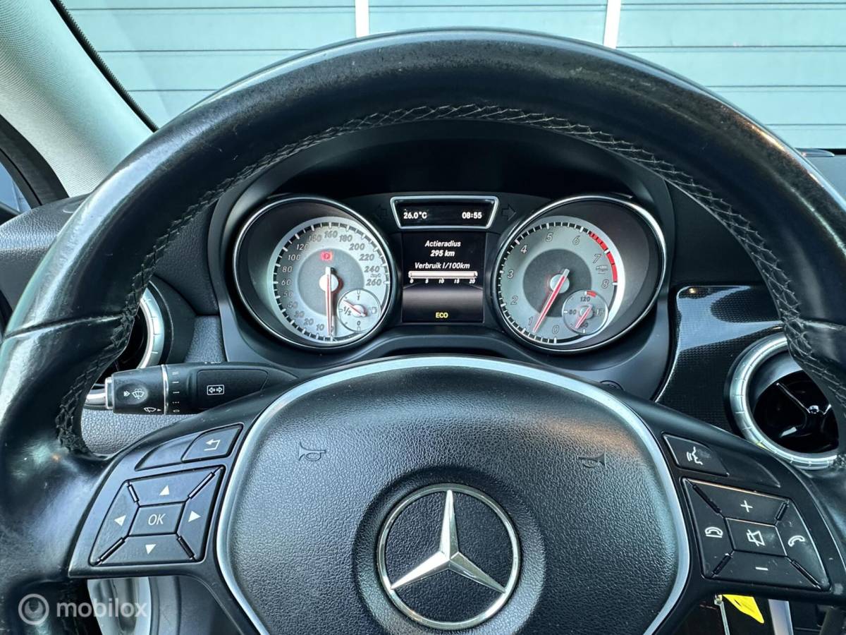 Mercedes-Benz CLA Mercedes CLA-klasse 180 BlueEFF. Edition !!NETTE AUTO!!