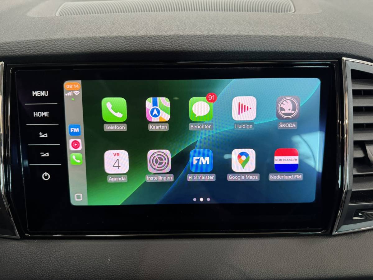 Škoda Karoq ŠKODA Karoq 1.5 TSI ACT Business Edition Plus Airco ECC | Panorama | Trekhaak | Camera | LED | Cruise Control | Canton Audio | Isofix | NAP