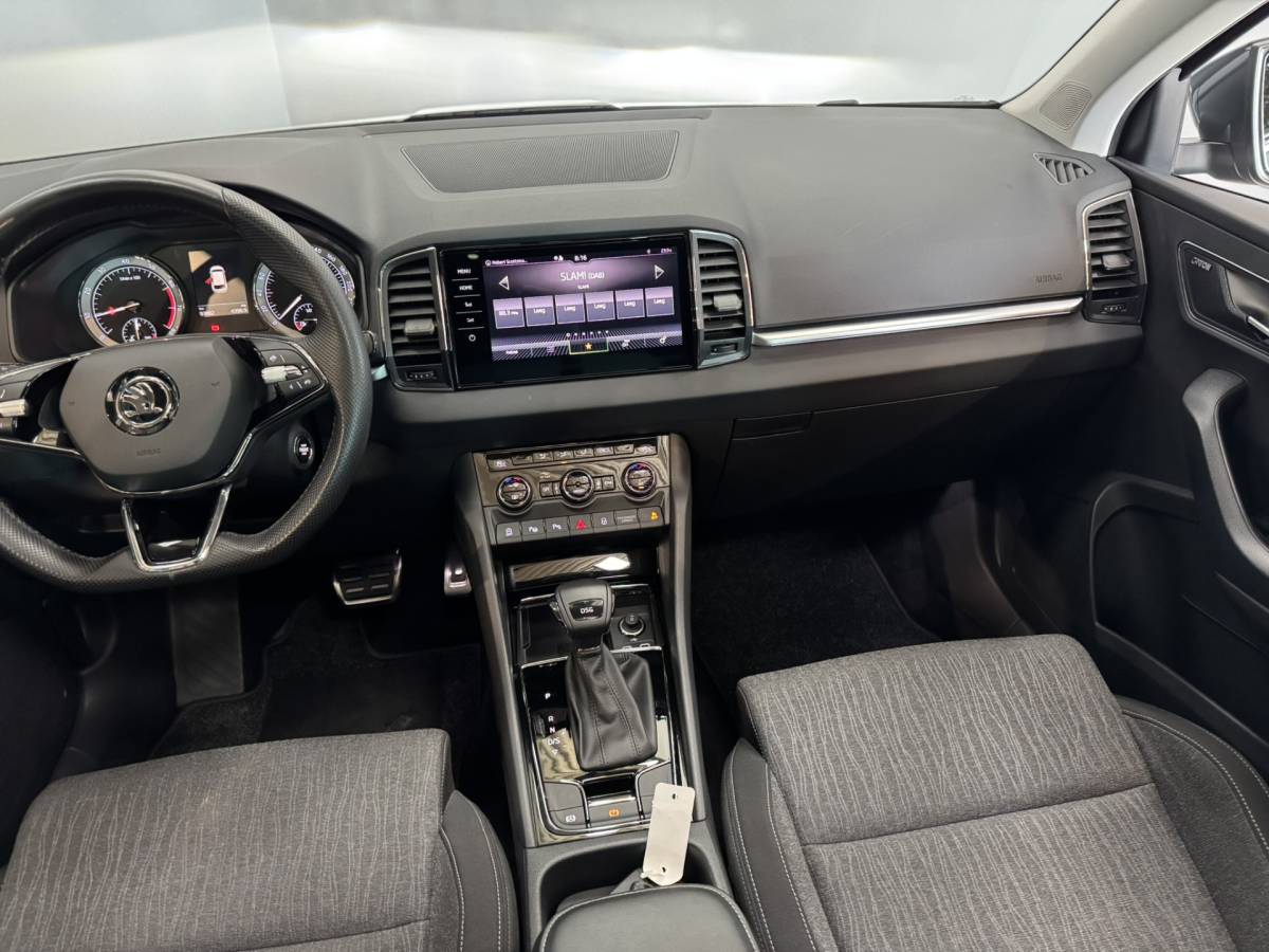 Škoda Karoq ŠKODA Karoq 1.5 TSI ACT Business Edition Plus Airco ECC | Panorama | Trekhaak | Camera | LED | Cruise Control | Canton Audio | Isofix | NAP