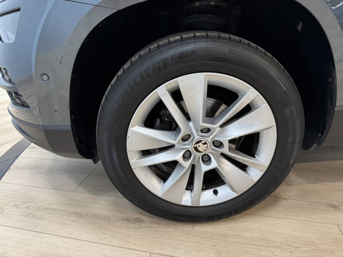 Škoda Karoq ŠKODA Karoq 1.5 TSI ACT Business Edition Plus Airco ECC | Panorama | Trekhaak | Camera | LED | Cruise Control | Canton Audio | Isofix | NAP