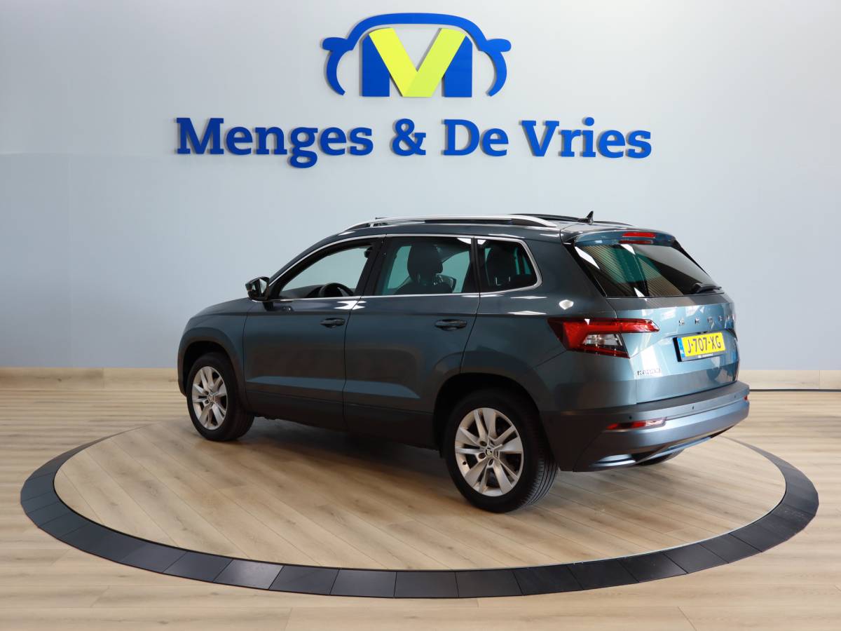 Škoda Karoq ŠKODA Karoq 1.5 TSI ACT Business Edition Plus Airco ECC | Panorama | Trekhaak | Camera | LED | Cruise Control | Canton Audio | Isofix | NAP