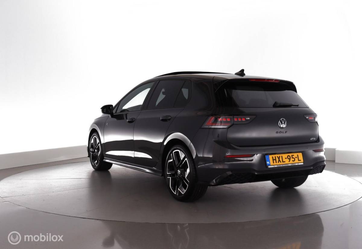 Volkswagen Golf Volkswagen Golf 1.5 eTSI 150PK R-Line Edition Black Style facelift|pano|IQ.led|Nav|acc|lmv18
