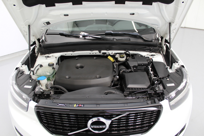 Volvo XC40 Volvo XC40 2.0 T4 R-Design 191PK,  RIJKLAAR!! AUTOMAAT |  PANORAMADAK | LEER/ALCANTARA | ELEC-ACHTERKLEP | ADAPTIEVE CRUISE CONTROLE