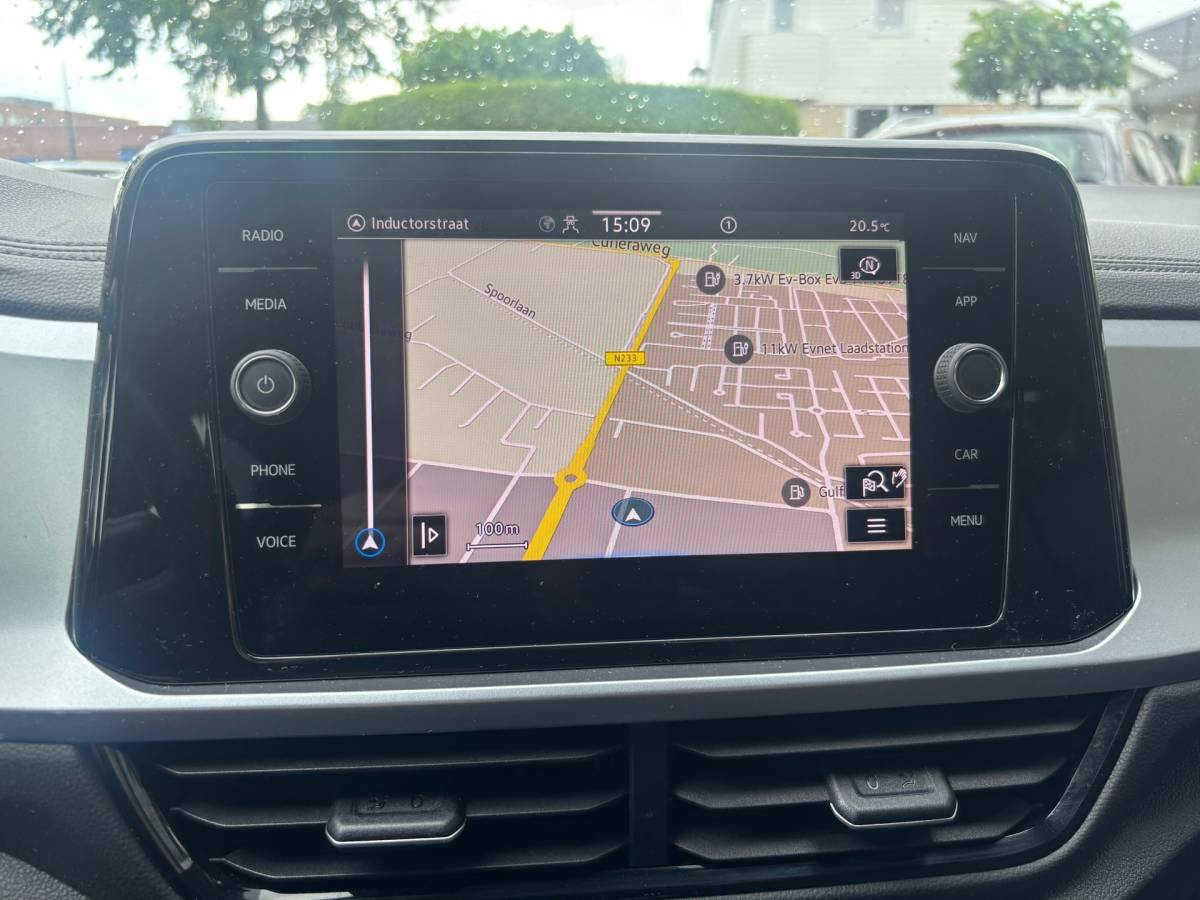 Volkswagen T-Roc Volkswagen T-Roc 1.0 TSI Life Camera,PDC,Trekhaak,Navi,Led,Carplay