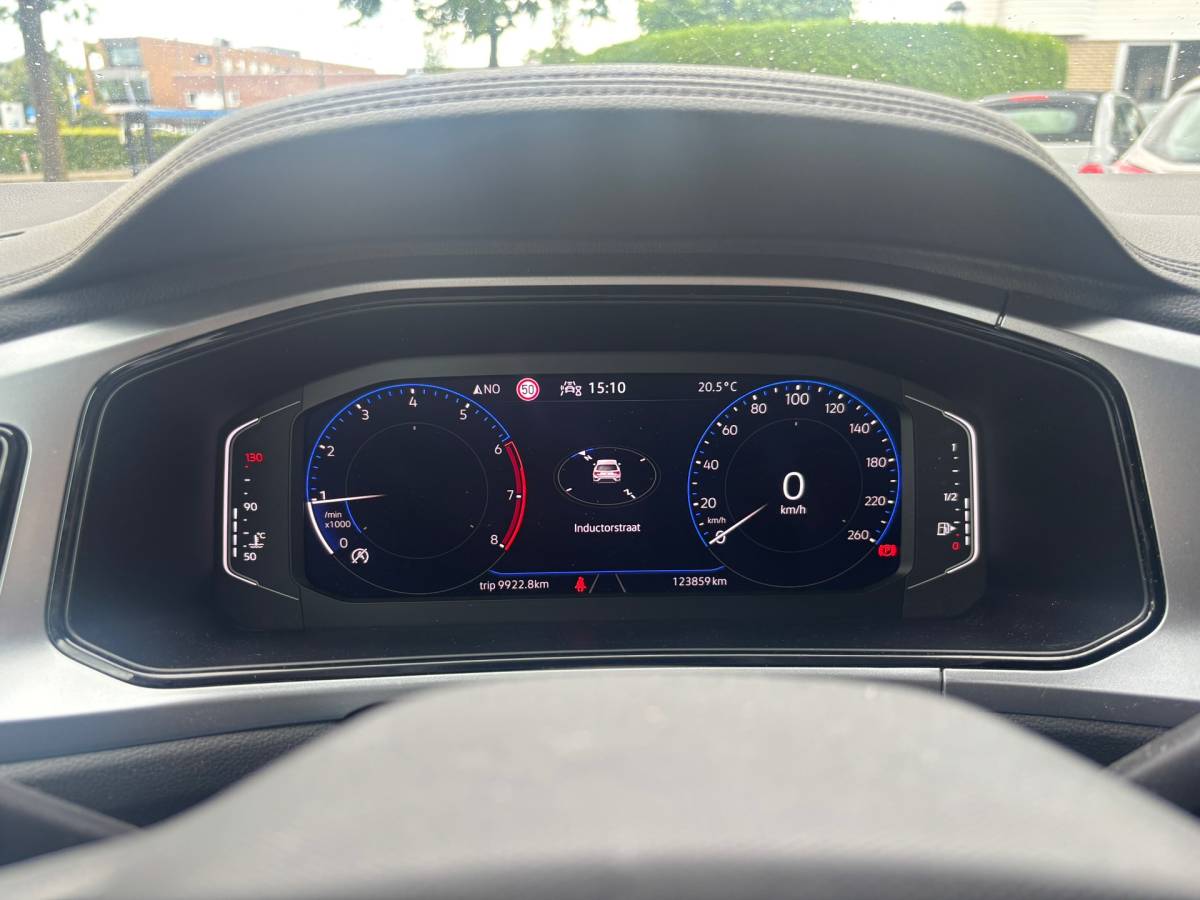 Volkswagen T-Roc Volkswagen T-Roc 1.0 TSI Life Camera,PDC,Trekhaak,Navi,Led,Carplay