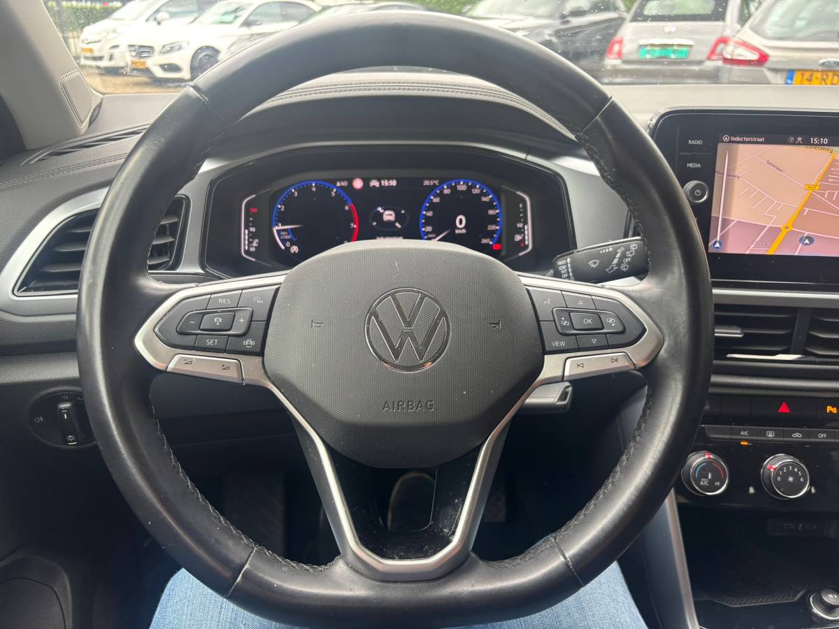Volkswagen T-Roc Volkswagen T-Roc 1.0 TSI Life Camera,PDC,Trekhaak,Navi,Led,Carplay