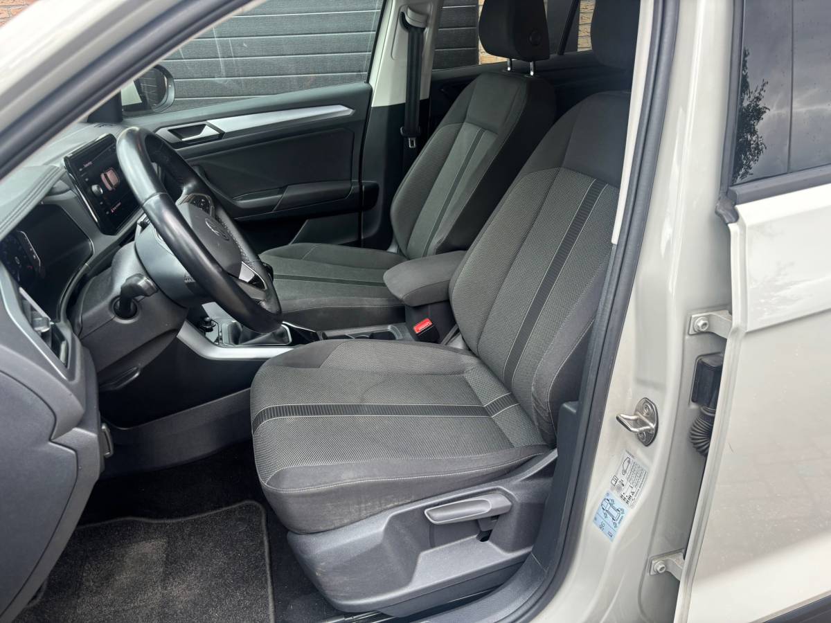 Volkswagen T-Roc Volkswagen T-Roc 1.0 TSI Life Camera,PDC,Trekhaak,Navi,Led,Carplay