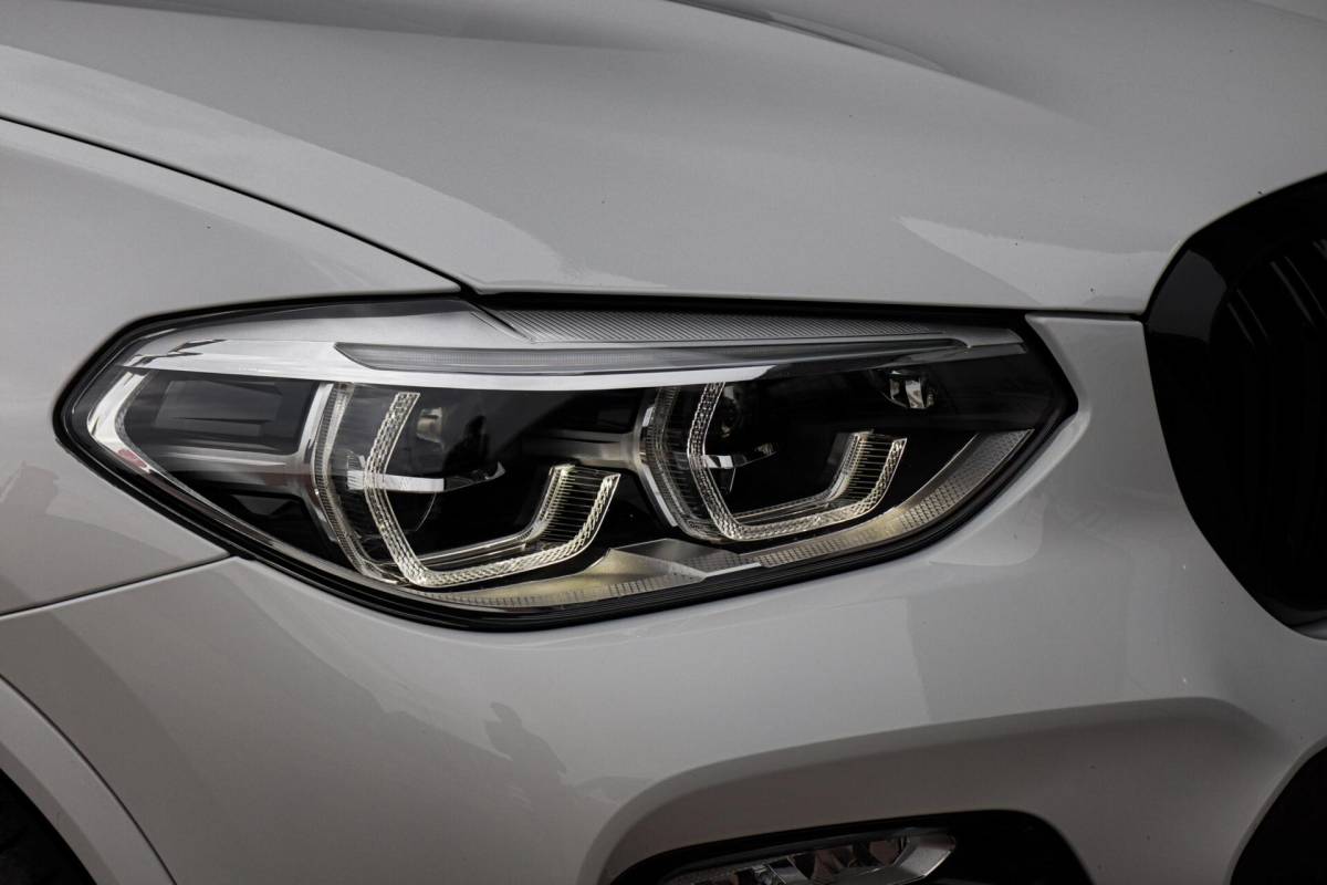 BMW X4 BMW X4 xDrive30i M-Sport M-Pakket /PANODAK/HUD/KEYLESS/CARPLAY/CAMERA/STOELVERW. + VENTL./ACC!