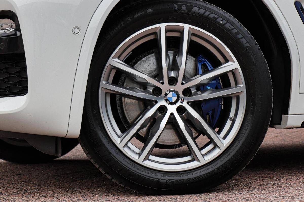 BMW X4 BMW X4 xDrive30i M-Sport M-Pakket /PANODAK/HUD/KEYLESS/CARPLAY/CAMERA/STOELVERW. + VENTL./ACC!