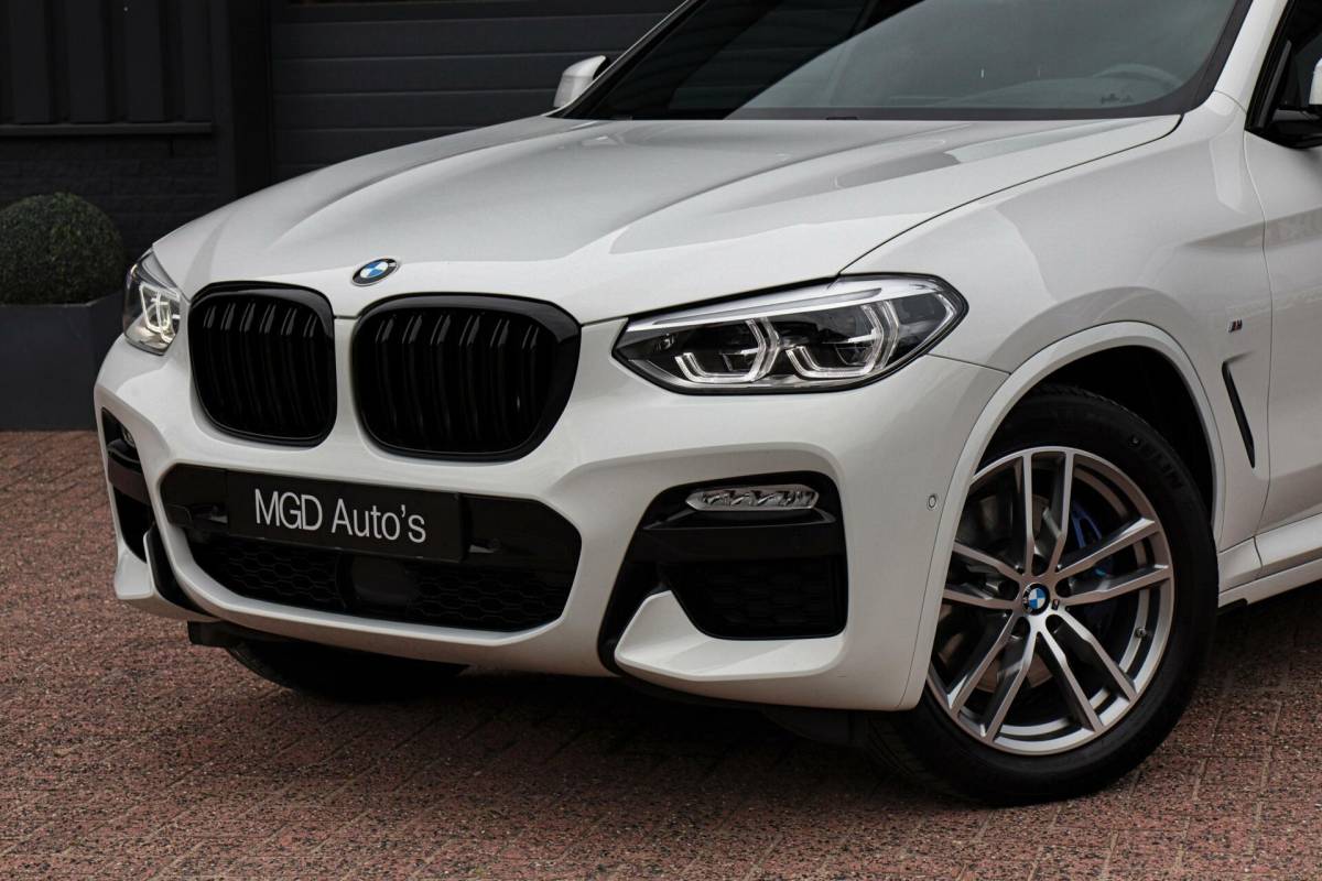BMW X4 BMW X4 xDrive30i M-Sport M-Pakket /PANODAK/HUD/KEYLESS/CARPLAY/CAMERA/STOELVERW. + VENTL./ACC!