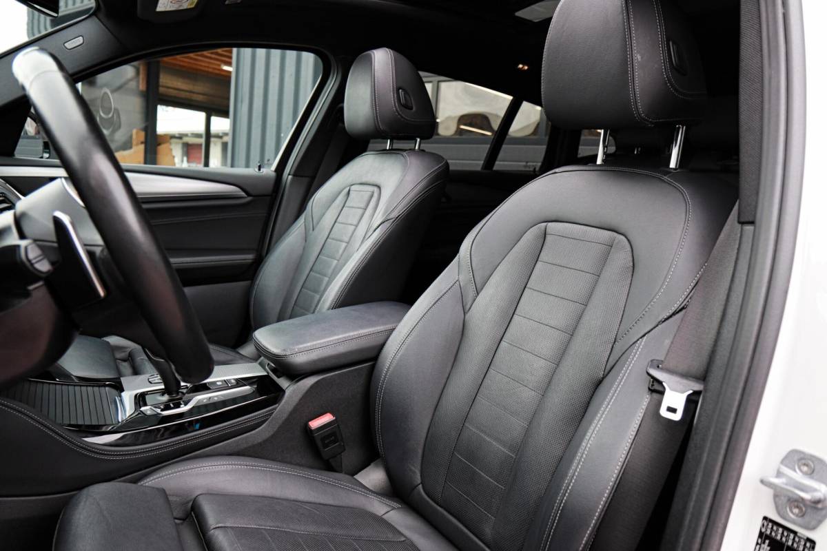 BMW X4 BMW X4 xDrive30i M-Sport M-Pakket /PANODAK/HUD/KEYLESS/CARPLAY/CAMERA/STOELVERW. + VENTL./ACC!