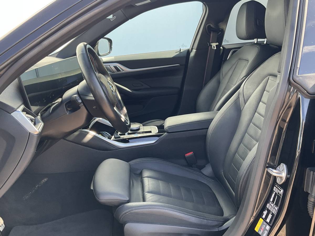 BMW i4 BMW i4 M50 M-Sport 84kWh 544PK Pano Laser HUD Harman/Kardon Elek.Trekhaak Leer BOMVOL!