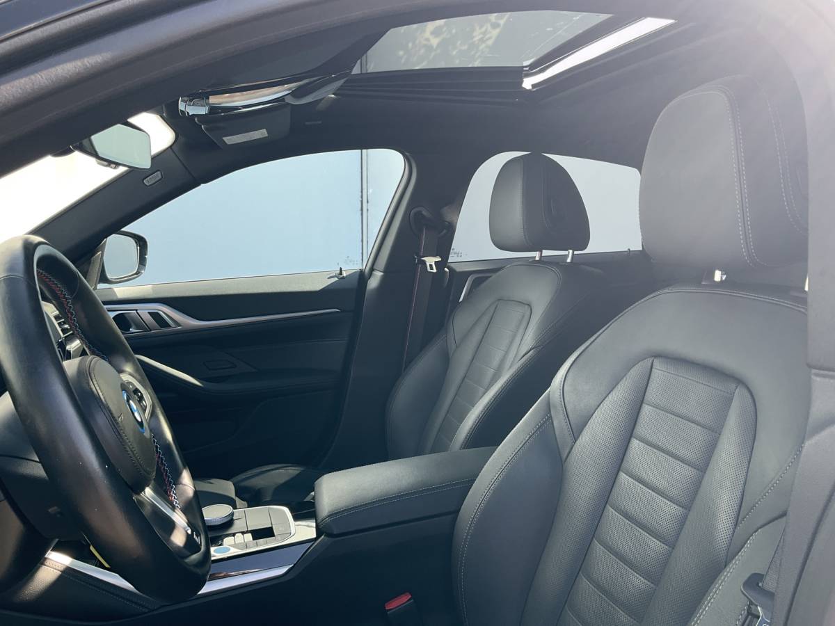 BMW i4 BMW i4 M50 M-Sport 84kWh 544PK Pano Laser HUD Harman/Kardon Elek.Trekhaak Leer BOMVOL!