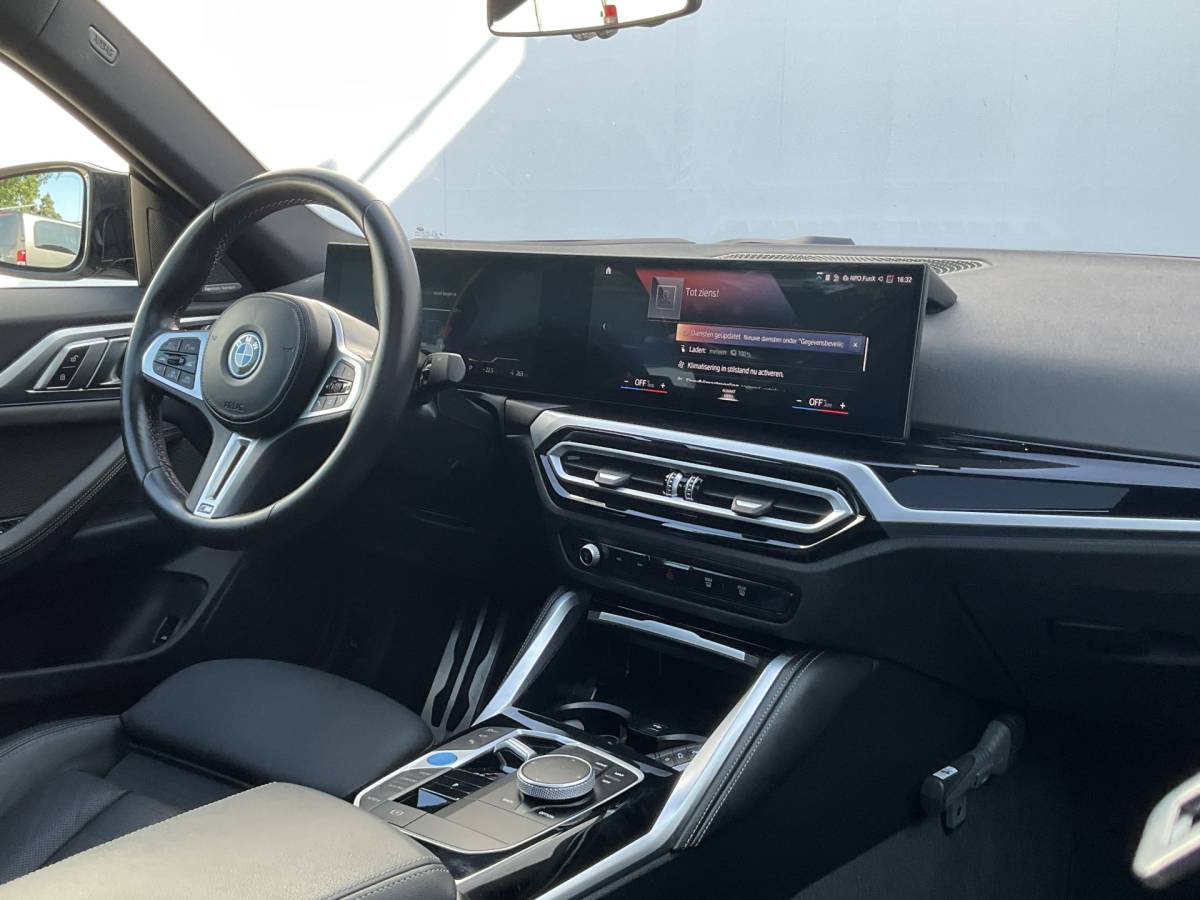 BMW i4 BMW i4 M50 M-Sport 84kWh 544PK Pano Laser HUD Harman/Kardon Elek.Trekhaak Leer BOMVOL!