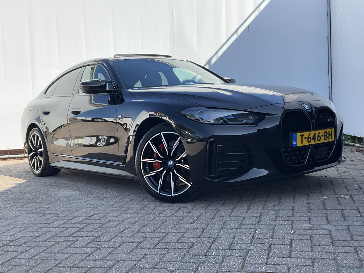 BMW i4 BMW i4 M50 M-Sport 84kWh 544PK Pano Laser HUD Harman/Kardon Elek.Trekhaak Leer BOMVOL!