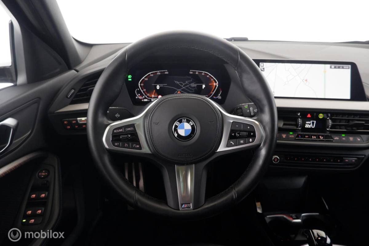 BMW 1 Serie BMW 1-serie 118i M-Sport Introduction Edition leer|panorama|led|cam|nav|dab|ecc|lmv17