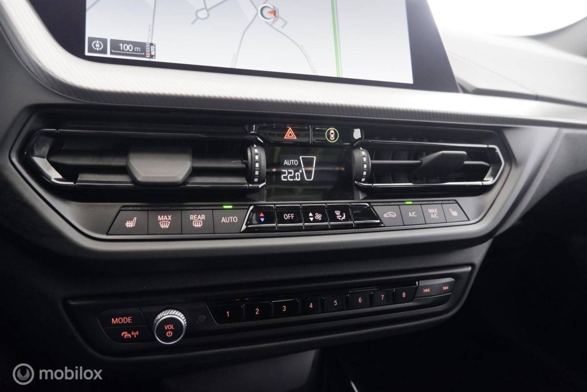 BMW 1 Serie BMW 1-serie 118i M-Sport Introduction Edition leer|panorama|led|cam|nav|dab|ecc|lmv17