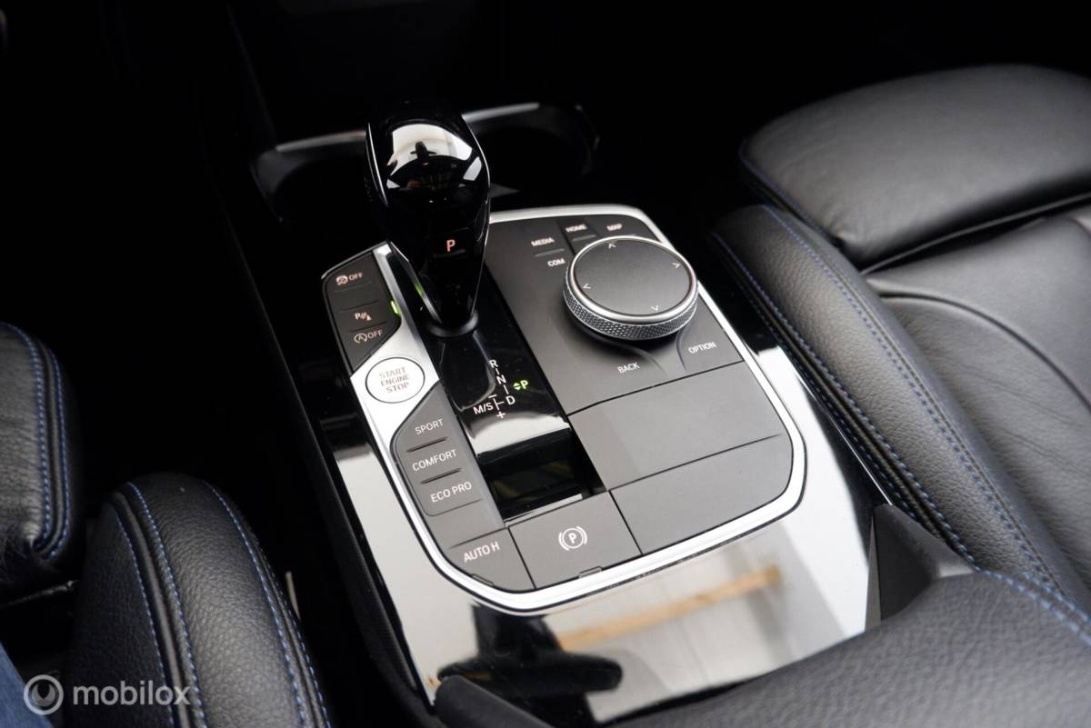 BMW 1 Serie BMW 1-serie 118i M-Sport Introduction Edition leer|panorama|led|cam|nav|dab|ecc|lmv17