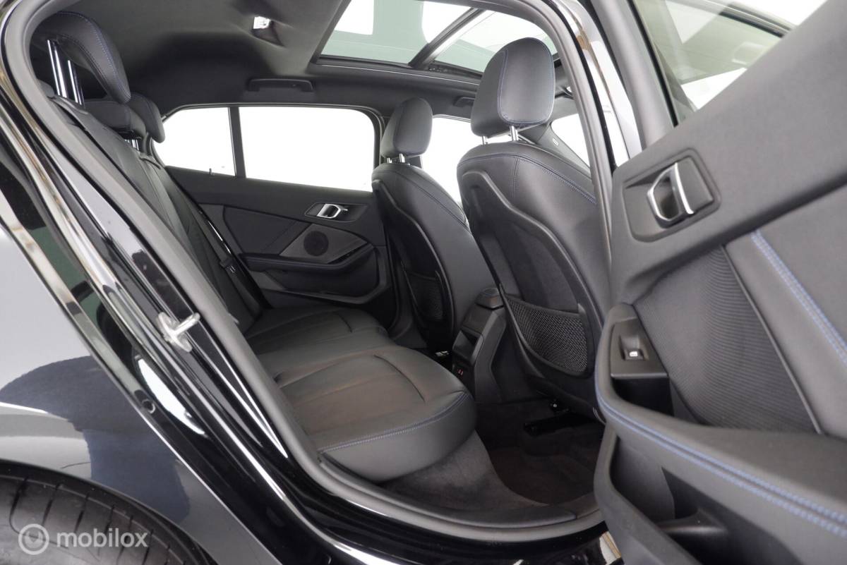 BMW 1 Serie BMW 1-serie 118i M-Sport Introduction Edition leer|panorama|led|cam|nav|dab|ecc|lmv17
