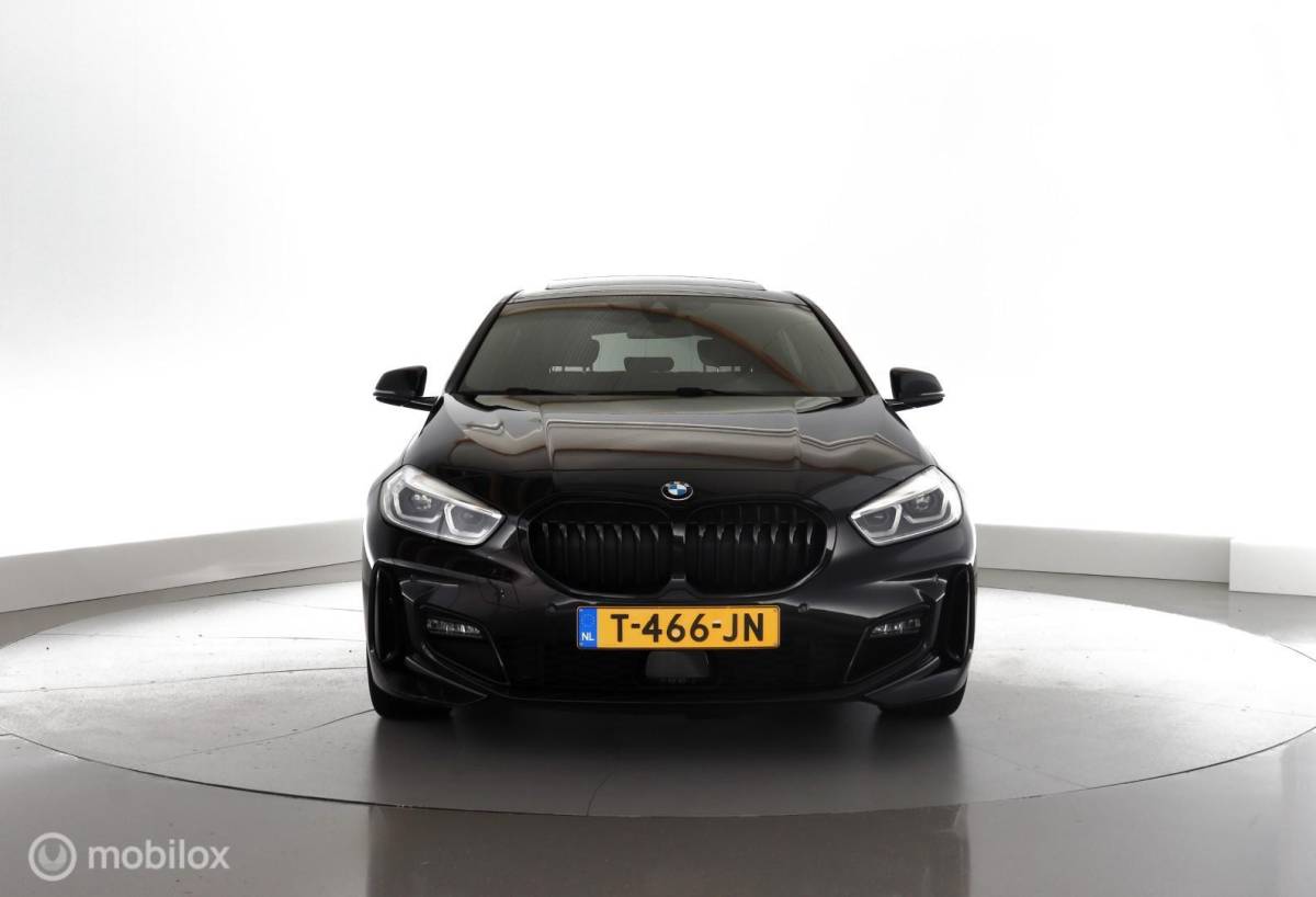 BMW 1 Serie BMW 1-serie 118i M-Sport Introduction Edition leer|panorama|led|cam|nav|dab|ecc|lmv17