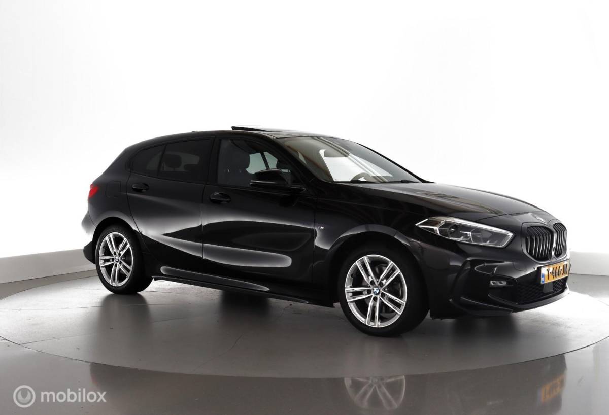BMW 1 Serie BMW 1-serie 118i M-Sport Introduction Edition leer|panorama|led|cam|nav|dab|ecc|lmv17